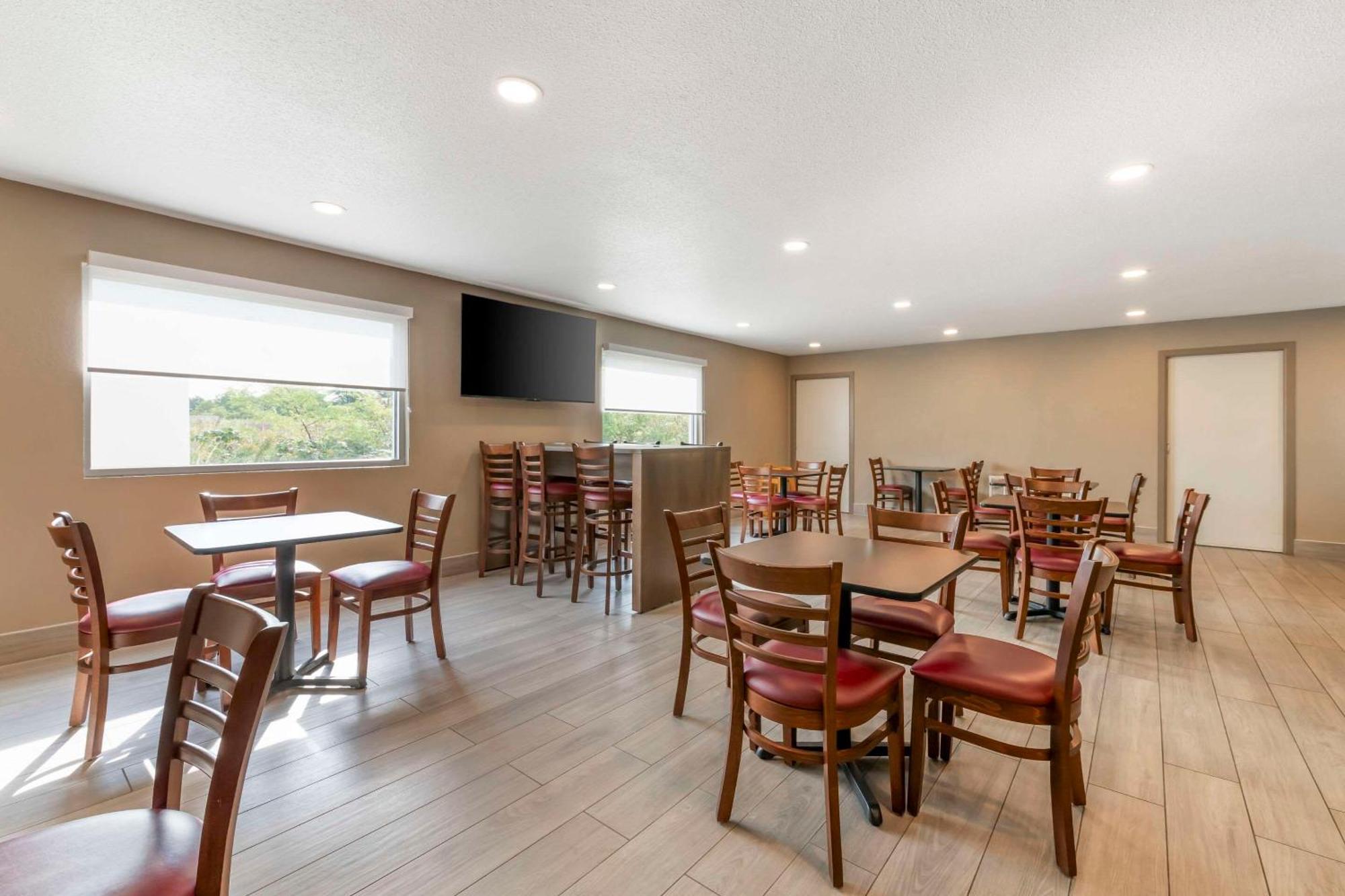 Sleep Inn & Suites Wisconsin Dells Bagian luar foto